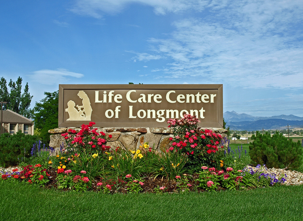 Longmont Entrance Sign
