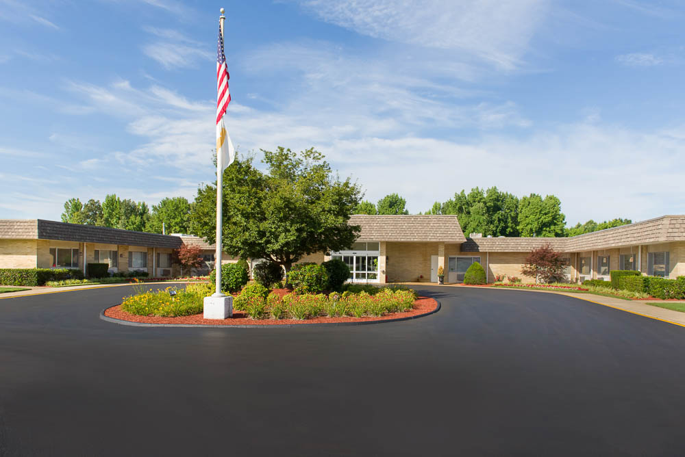 Video Tour & Photo Gallery | Life Care Center of Tullahoma